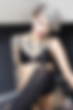 Devon/2016-04-22 Red Obsession/17.jpg