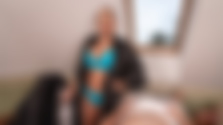 Jennifer Mendez - Tits Out in Tisnov, 13.01.2024/006.jpg