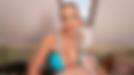 Jennifer Mendez - Tits Out in Tisnov, 13.01.2024/011.jpg