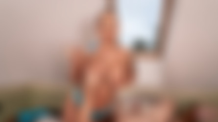 Jennifer Mendez - Tits Out in Tisnov, 13.01.2024/013.jpg