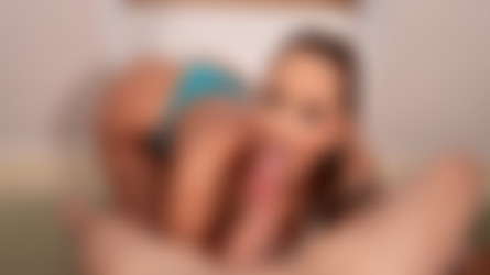 Jennifer Mendez - Tits Out in Tisnov, 13.01.2024/015.jpg