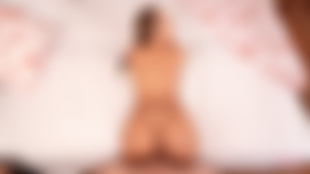 Jennifer Mendez - Tits Out in Tisnov, 13.01.2024/027.jpg