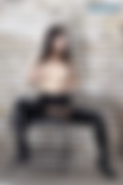 TigerrJuggs.com/Galleries/Latex Fuck Toy/pic120121_005.jpg