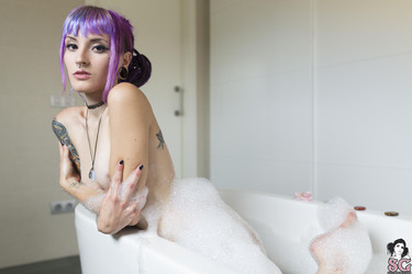 Brighid - Bubble bath/27.jpg