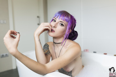 Brighid - Bubble bath/21.jpg