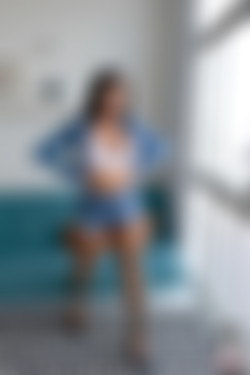 Larye/2021-10-30 Blue Jeans/14.jpg