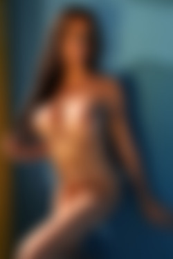 photodromm.com - 2011-12/talia - 07 - painted blue/35l.jpg
