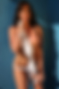 photodromm.com - 2011-12/talia - 07 - painted blue/04l.jpg
