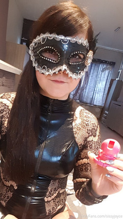 SissyJoyce/Images/1080x1920_2e85bc0929eb6baa28fa2f382ecb05005228315e1b79a72bf63.jpg