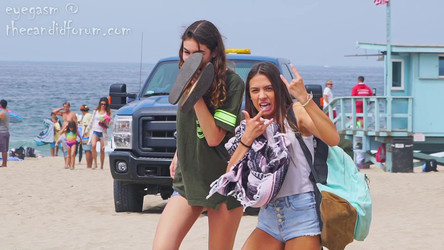 eyegasm pack/screenshots eyegasm/TCFeyegasm-JeanShortsBarefootBeach.mp4-00001.jpg