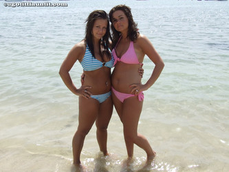 ugotitflauntit.com/07001 Andrea and Briony_1280highres/011.jpg