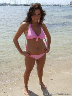 ugotitflauntit.com/07001 Andrea and Briony_1280highres/015.jpg