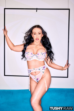 TUSHY_RAW_Jennifer White_White Gold_103842_2160P/103842/19.jpg