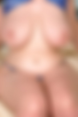 Scoreland.com SiteRip - Part #1/00015-Holiday 2000 Voluptuous-Aladya/1024/Aladya07.jpg