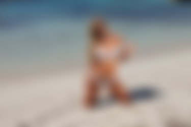 photodromm.com - 2011-11/holly - 15 - the bikini test/02l.jpg