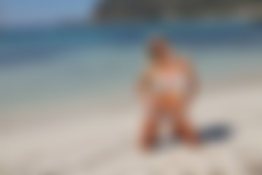 photodromm.com - 2011-11/holly - 15 - the bikini test/01l.jpg