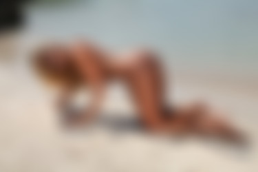 photodromm.com - 2011-11/holly - 15 - the bikini test/33l.jpg