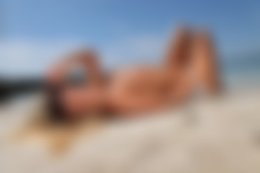 photodromm.com - 2011-11/holly - 15 - the bikini test/20l.jpg