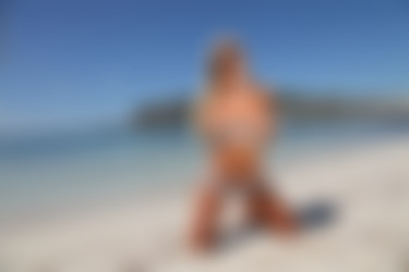 photodromm.com - 2011-11/holly - 15 - the bikini test/06l.jpg
