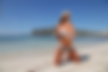 photodromm.com - 2011-11/holly - 15 - the bikini test/04l.jpg