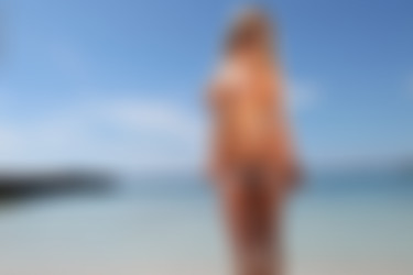photodromm.com - 2011-11/holly - 15 - the bikini test/27l.jpg