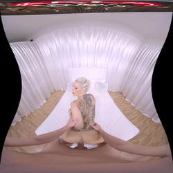 RealityLovers_Big_Tits_in_VR_Episode_2_2700_180_180x180_3dh_LR.mp4