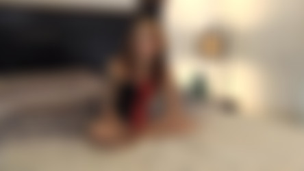 BrokeModel/Ivy - Interview and strip tease.mp4