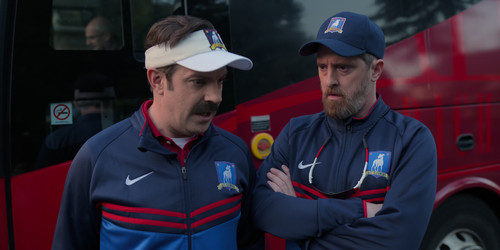 Ted.Lasso.S03.2160p.ATVP.WEB-DL.DDP5.1.H.265-NTb/Ted.Lasso.S03E01.Smells.Like.Mean.Spirit.2160p.ATVP.WEB-DL.DDP5.1.H.265-NTb.mkv